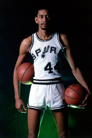 Legendary Moments in NBA history: Spurs retire Gervin's No. 44