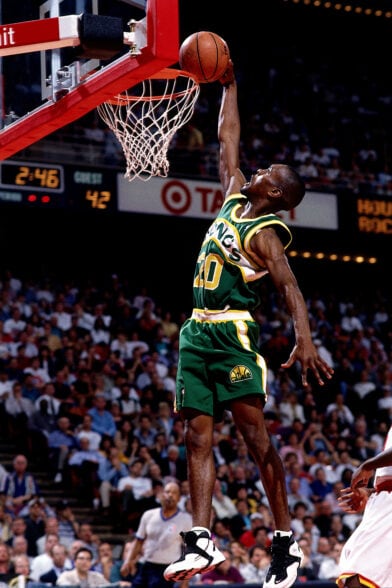 Gary Payton dunk, Archie 75